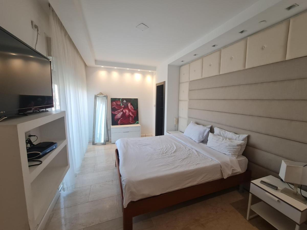 La-Palmore Luxury Apart-Residense Resort With Pool First Line Sea Side Eilat Buitenkant foto
